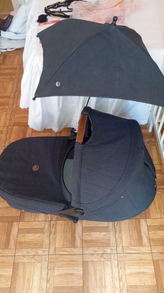 Cuco de paseo con funda de piqué marca mutsy