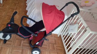 Triciclo de paseo rojo