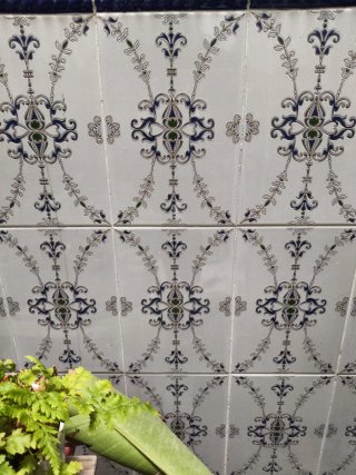 Azulejo estilo Sevillano decorado