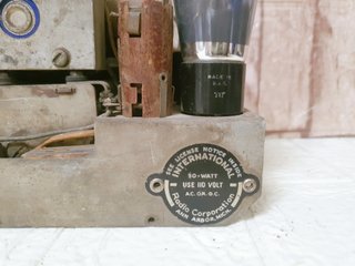 Radio antigua válvulas baquelita madera vintage