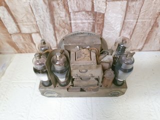 Radio antigua válvulas baquelita madera vintage