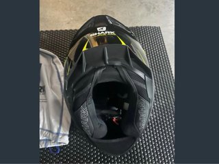 Casco Integral Shark Negro/Amarillo