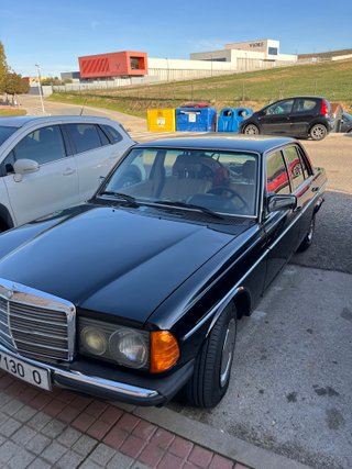 Mercedes Benz 300d W123 1982