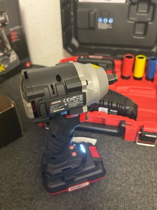 Llave de impacto Parkside 20V 600 Nm