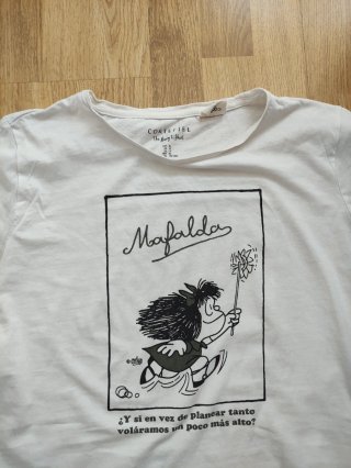 Camiseta Mafalda Cortefiel Talla L (46 española)