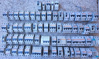 Material Eléctrico: Interruptores y Protecciones