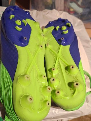 Botas de fútbol  niño azules y verdes, talla 36