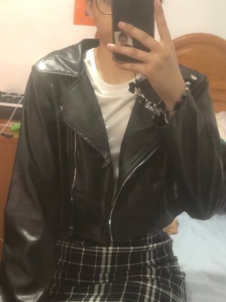 Chaqueta de cuero negra