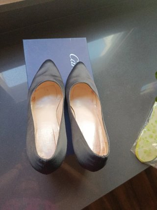 Zapatos de tacón alto en raso negro