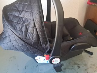 Silla de coche para bebé negra