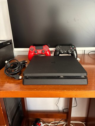 PS4 Slim 1TB + 2 Mandos Originales