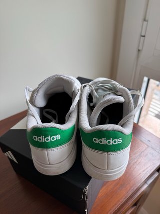 Adidas Tenis Talla 39 Blancos y Verdes