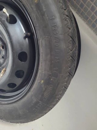 Rueda de repuesto 15" + Kit de herramientas
