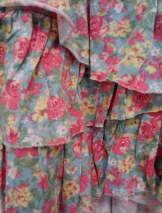 Falda corta volantes floral