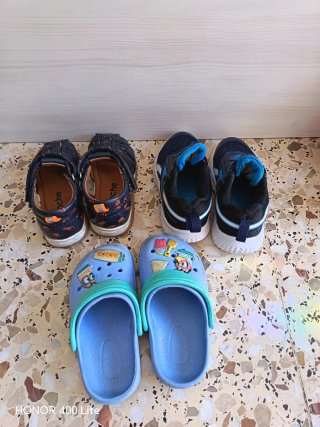 Confezione di scarpe per bambini taglia 24-25
