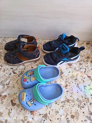 Confezione di scarpe per bambini taglia 24-25