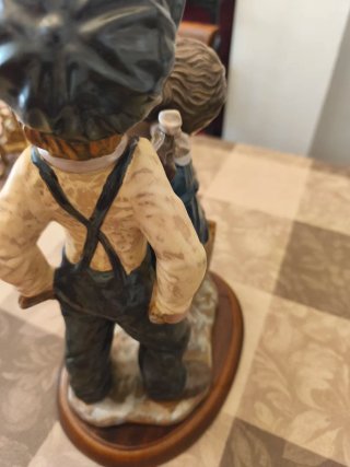 Figura TENGRA porcelana niños