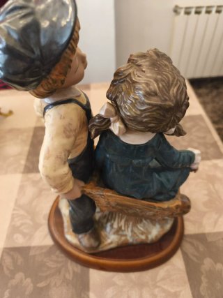 Figura TENGRA porcelana niños