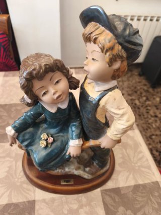 Figura TENGRA porcelana niños