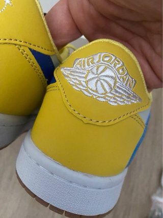 Nike Jordan 1 Low Amarillo y Azul