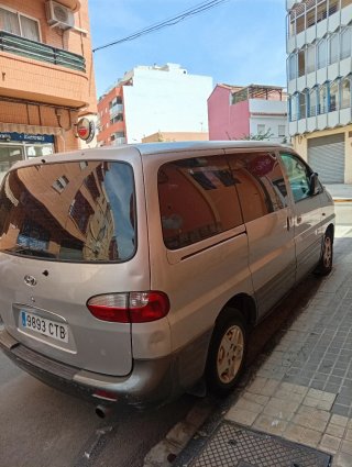 Hyundai H-1 2004