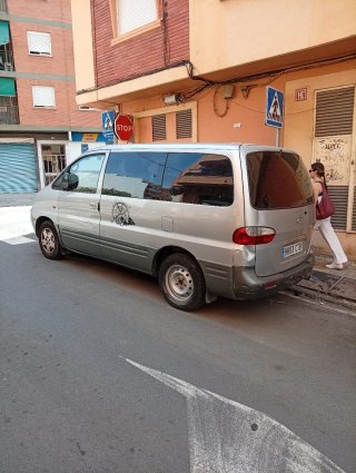 Hyundai H-1 2004