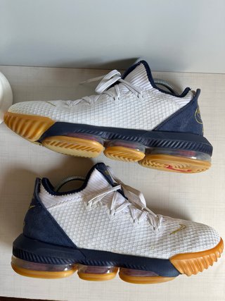 Zapatillas Nike LeBron 16 talla 47