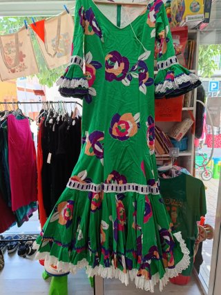 Traje de flamenca rojo volantes