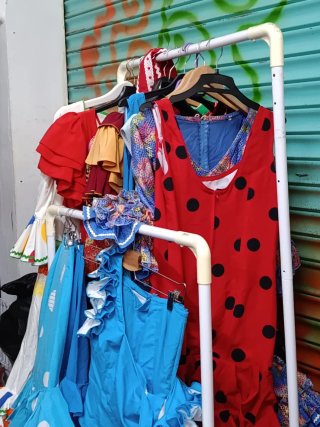 Traje de flamenca rojo volantes
