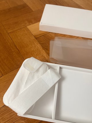 Caja vacía y cable ratón/teclado Apple