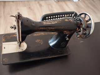 Máquina de coser Singer antigua