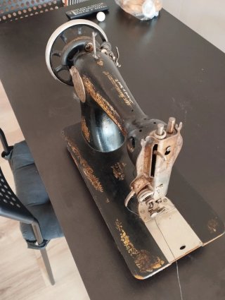Máquina de coser Singer antigua