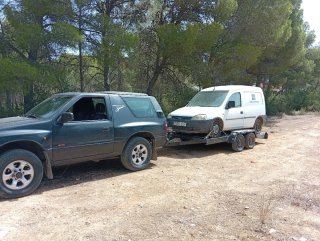 Transporte vehículos con remolque plataforma