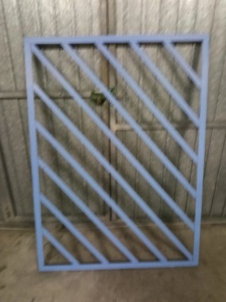 2 rejas de hierro decorativas