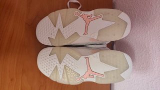 Jordan Retro 6 Golden Hoops