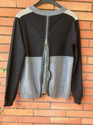 Cardigan nero e grigio con zip e pizzo
