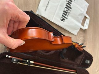 Violín 1/8 con funda y arco