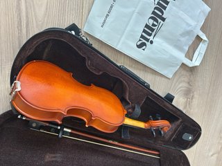 Violín 1/8 con funda y arco