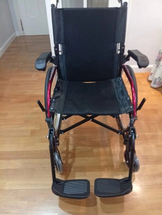 Silla de ruedas como nueva
