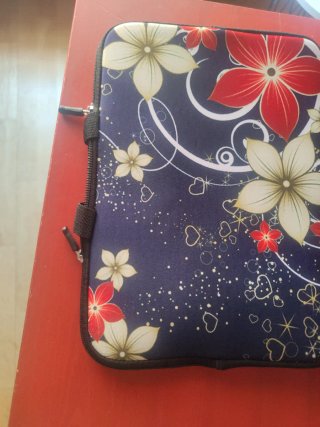 Funda para portátil con flores