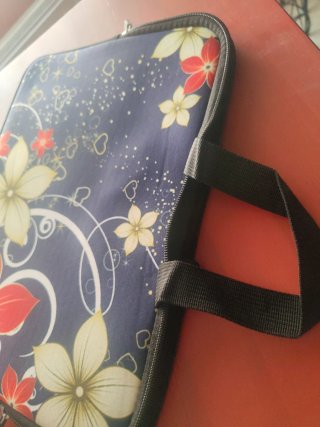 Funda para portátil con flores
