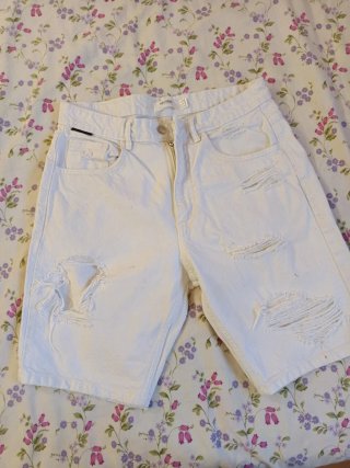 Lote Bermudas vaqueras y blancas desgastadas