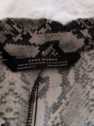 Vestido camisero estampado serpiente