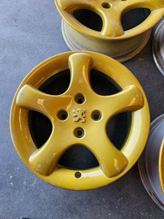 Llantas Peugeot 306 GTI/HDI Doradas