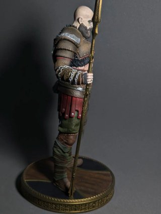 Statuina di Kratos di God of War Ragnarök