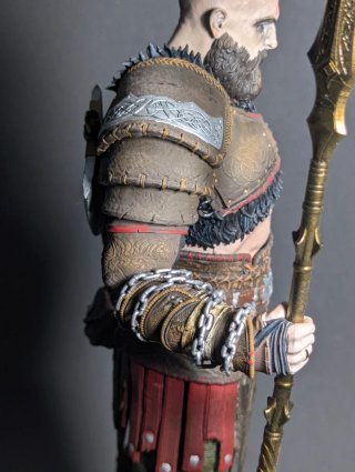 Statuina di Kratos di God of War Ragnarök