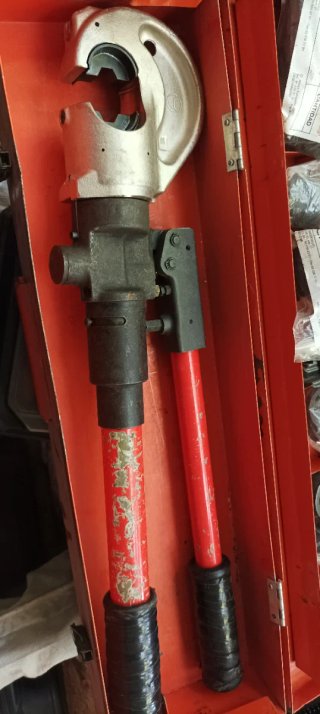 Prensa Terminales Cembre HT139C