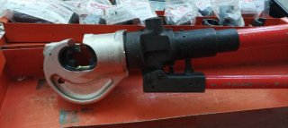 Prensa Terminales Cembre HT139C