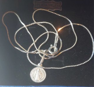 Cadena de 45cm y Medalla de Plata de Ley