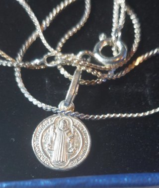 Cadena de 45cm y Medalla de Plata de Ley